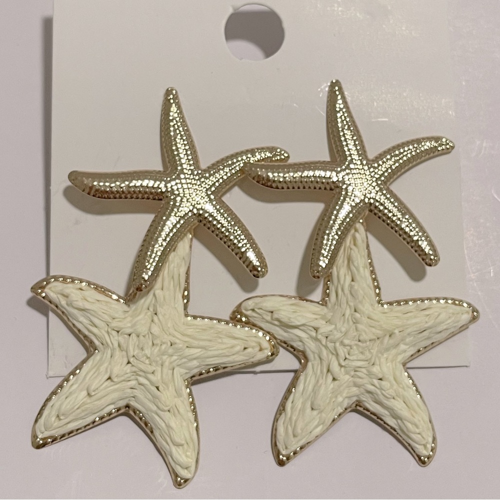 Chic Starfish Earrings in Gold and Cream